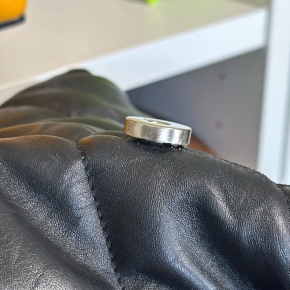 AUTHENTIC Saint Laurent Black Quilted Leather Shoulder Bag - Picture 7 of 9